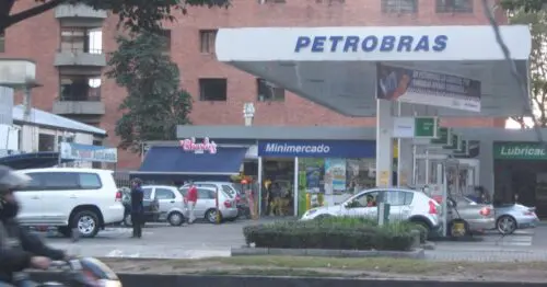 ESTACION DE SERVICIO PETROBRAS CARRERA 7 CON 83 ESTACION DE SERVICIO PETROBRAS CARRERA 7 CON 83